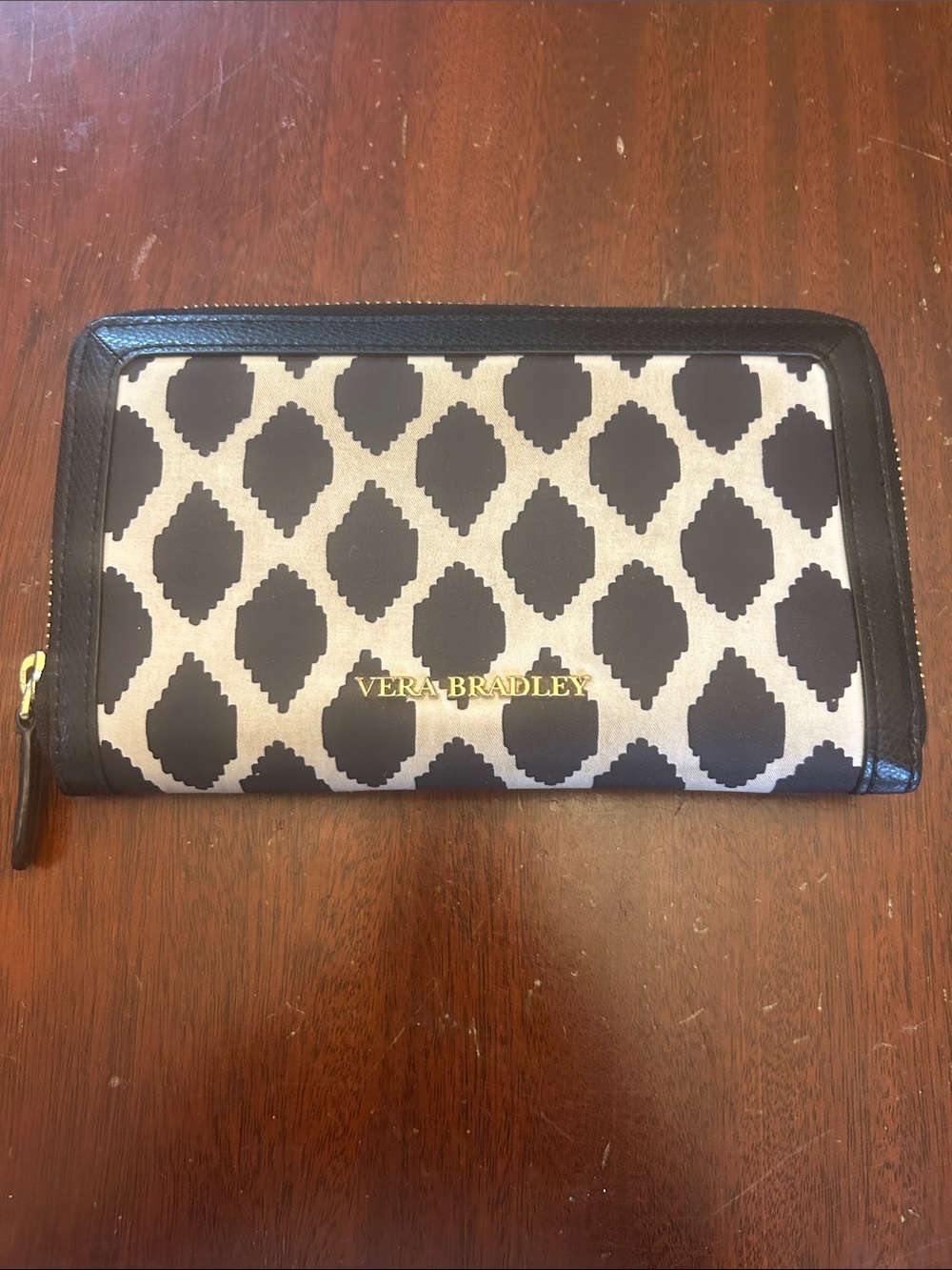 Vera Bradley Black & cream Geometric pattern Zip Wallet EUC